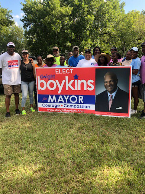 DwightBoykins's tweet photo. Wow...the support from Houstonians has been surreal. It proves that Houston is READY a #NewDirectionNewVision. 
#DwightBoykinsForMayor2019 #DwightBoykinsForMayor #DwightBoykins #HoustonTexas #HoustonTX #HoustonStrong #ProgressHouston #ilovehouston https://t.co/al8YI1ukJN
