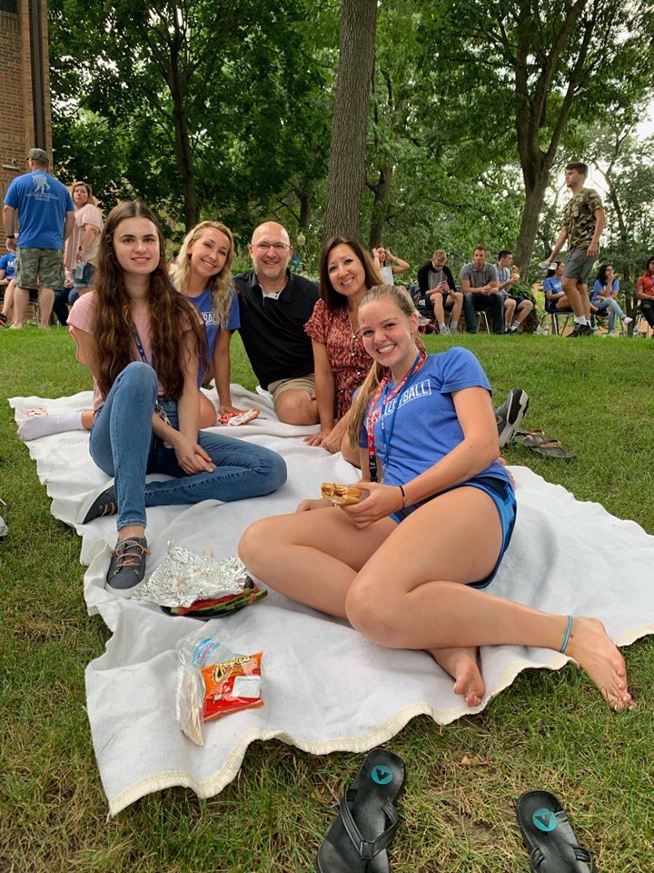BethelIndiana's tweet photo. Students, parents and friends gathered earlier for the President's Picnic, followed by a welcome session for parents & introduction to FYE (First Year Experience) groups for students this evening. Tag your friends and family! #BUWelcomeWeek #BethelWelcomeWeek #YouAreHere https://t.co/KetamhqmKf