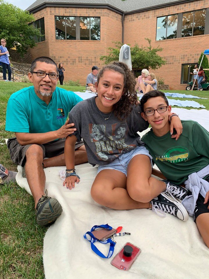 BethelIndiana's tweet photo. Students, parents and friends gathered earlier for the President's Picnic, followed by a welcome session for parents & introduction to FYE (First Year Experience) groups for students this evening. Tag your friends and family! #BUWelcomeWeek #BethelWelcomeWeek #YouAreHere https://t.co/KetamhqmKf