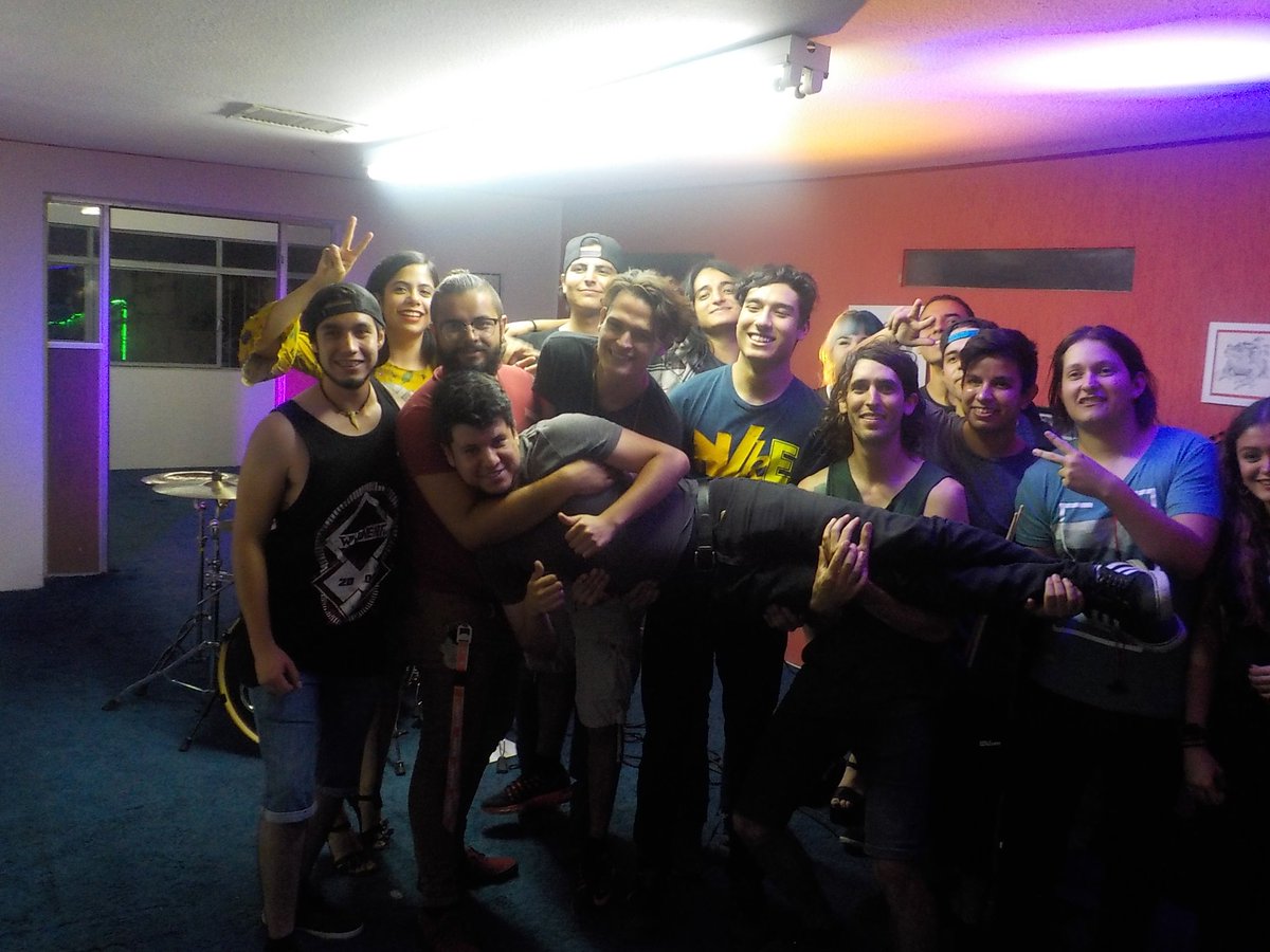WindventBand's tweet photo. hace tiempo despedimos a Archi con una sesión  en vivo de Windvent https://t.co/EnNauNbD7z
