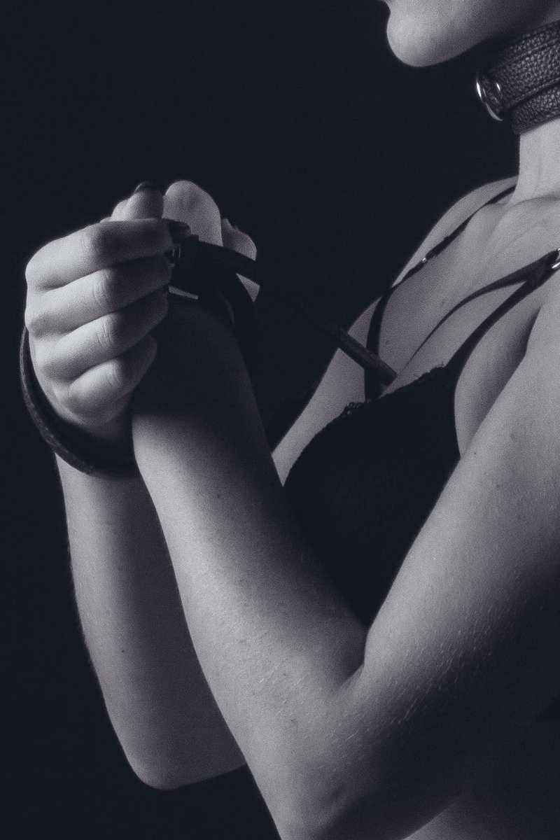 MasterBDSM11's tweet photo. Willst du wissen, wovon eine echte Sklavin träumt?.. 

https://t.co/qfF3NpcpdL

#BDSM #BDSMblog #Master #Slave #Dream https://t.co/ydKtyLmuAG