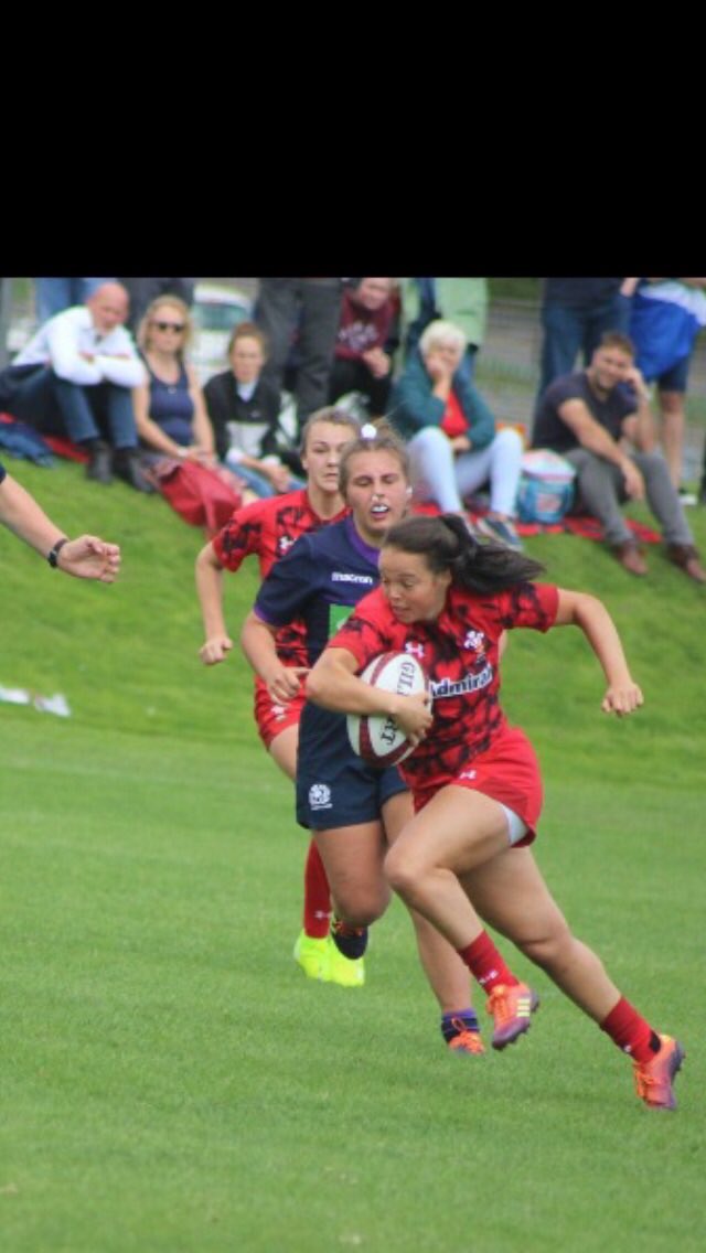 Hazel Davies tweet media