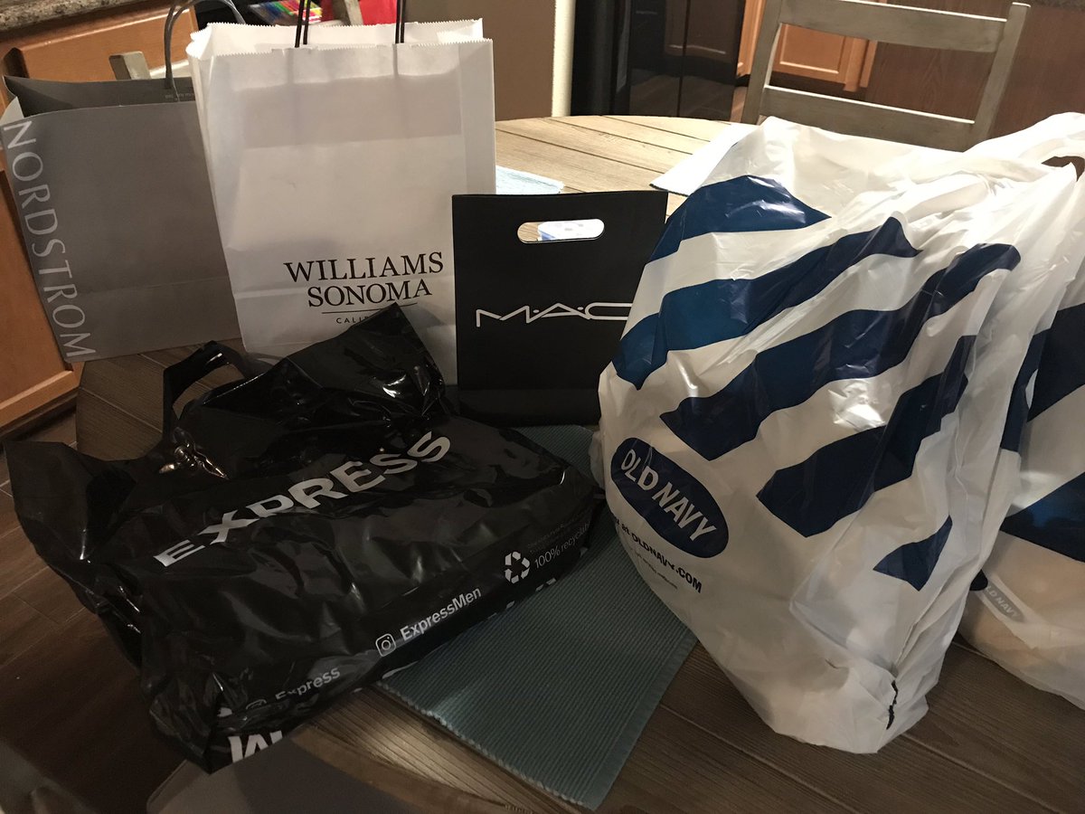 astridsierra11's tweet photo. Some much needed retail therapy today. 💄👚🥿🛍#backtoschoolshopping #retailtherapy #VAMsummerfun @NISDMyers https://t.co/KKb6W5lsRe