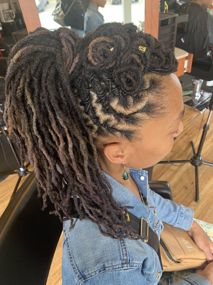 IAmLocShop1's tweet image. #naturalhair #creativestyles #protectivestyles #Locs #PonytailWithPetals @IAmLocShop1