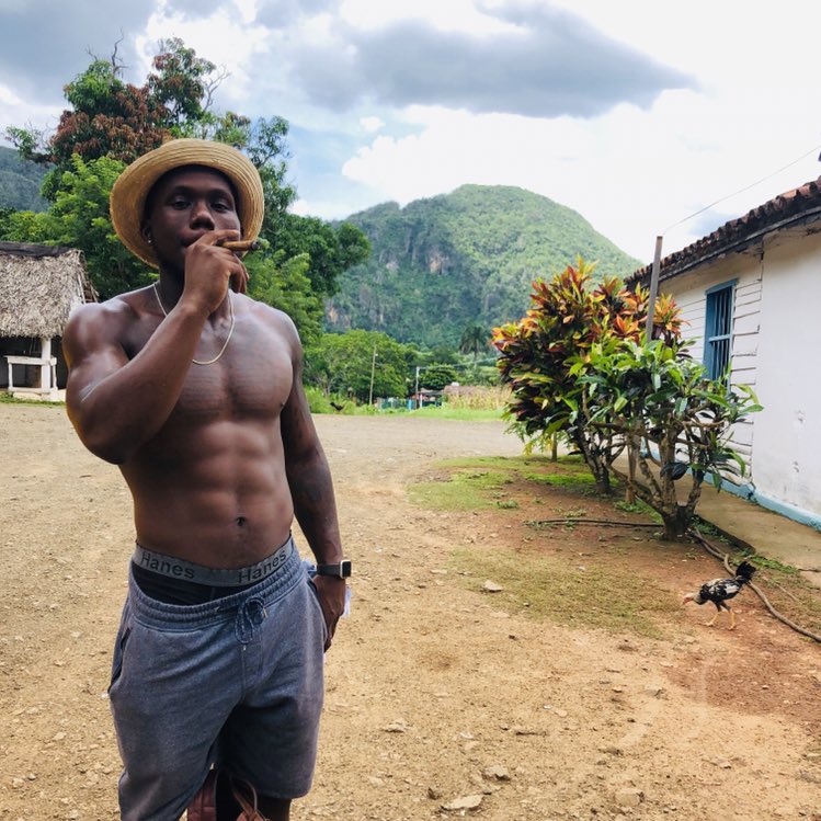 _LarryB_'s tweet photo. Remote location 🛸 #Cuba #Overseas #Refreshing #VinalesValley https://t.co/FdeeQns22p