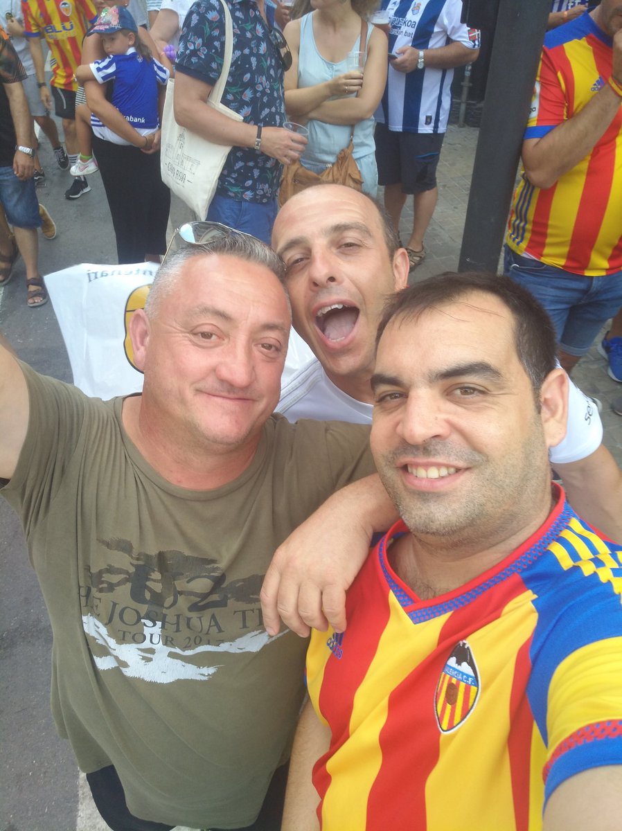 pvalberic's tweet photo. Un.empatet xe.. pero la penya ahi hem estar, amb el.gran ismale presi de la penya fem.por de la.pobla, amunt! https://t.co/Jj1DQwkFlG