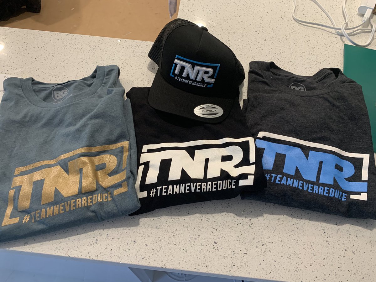 MMTonyB's tweet photo. Look what just arrived in the mail! Thank you @tkarn421 @RunGoodGear! #TeamNeverReduce @SavagePoker @vegasjdub @BenErwinPoker @TDPaulCampbell @BenErwinPoker @TheJustinHammer https://t.co/Ewm6qqY4Gl