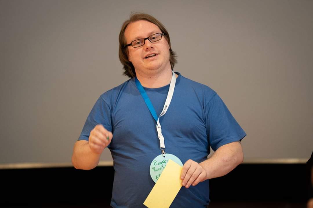 rogerruckstuhl's tweet photo. Richtig cooles Foto von mir! Ich mag es! 😍 #barcampCH schön war es! Komme wieder! https://t.co/fRQdNjXZhi