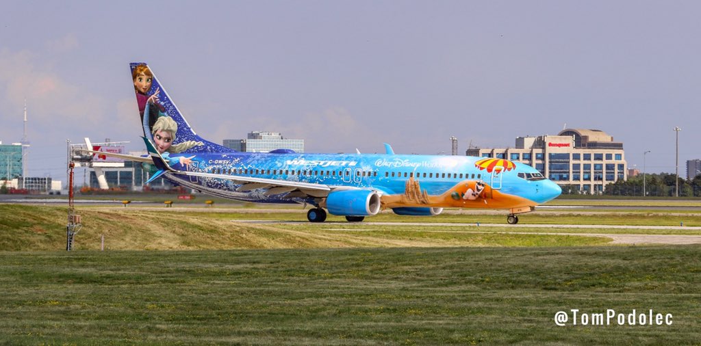 TomPodolec's tweet photo. PHOTO Westjet #FrozenPlane taxiing for departure in Toronto this afternoon.
C-GWSV Boeing 737-800 https://t.co/ihmrDRCOKV