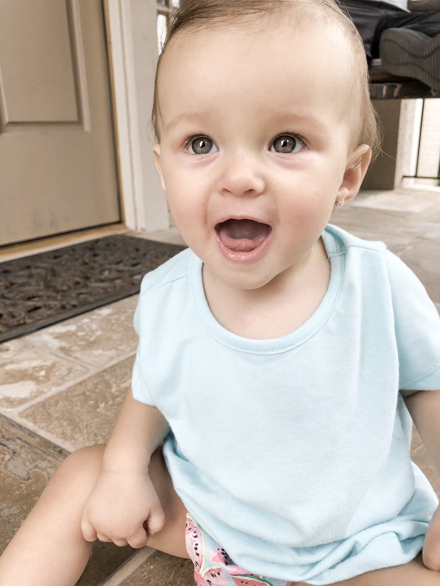 eeemilyyy__'s tweet photo. Such a big girl 😢 https://t.co/5Dhj5olFFN