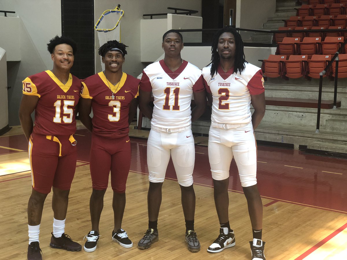 CoachMkirby's tweet image. It’s that time of year.... I love my guys.... Tuskegee QB Club‼️ #missingone