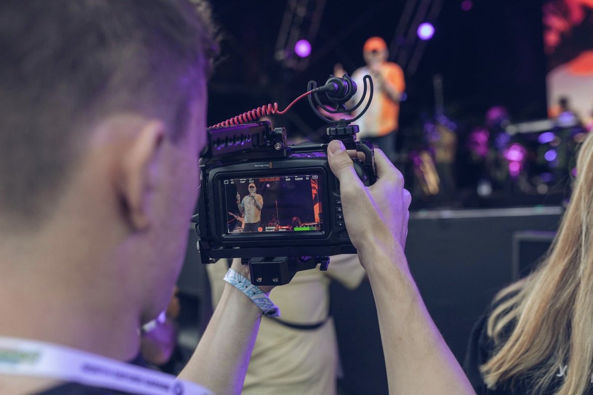 JWilsonEvents's tweet image. Behind the camera @Cornbury festival shooting the #beachboys on the main stage!
•
@JamesWilsonEvents specialise in #eventproduction &amp;amp; #videography. You got an event that needs filming or #lighting and #power taken care of? Leave that to us and give us a call ☎️
•
#events #video