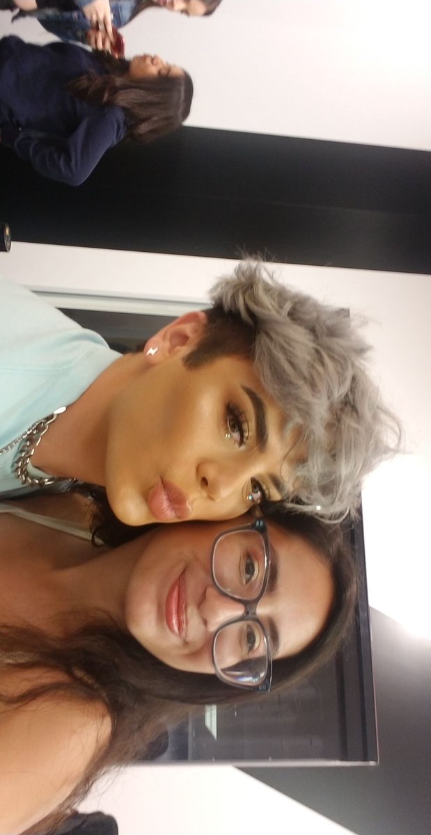 highlight of my day: meeting <a href="/cohlsworld/">Cohl</a> and seeing <a href="/JeffreeStar/">Jeffree Star</a> up close today at the grand opening of the Morphe store in Chicago 🤯💘