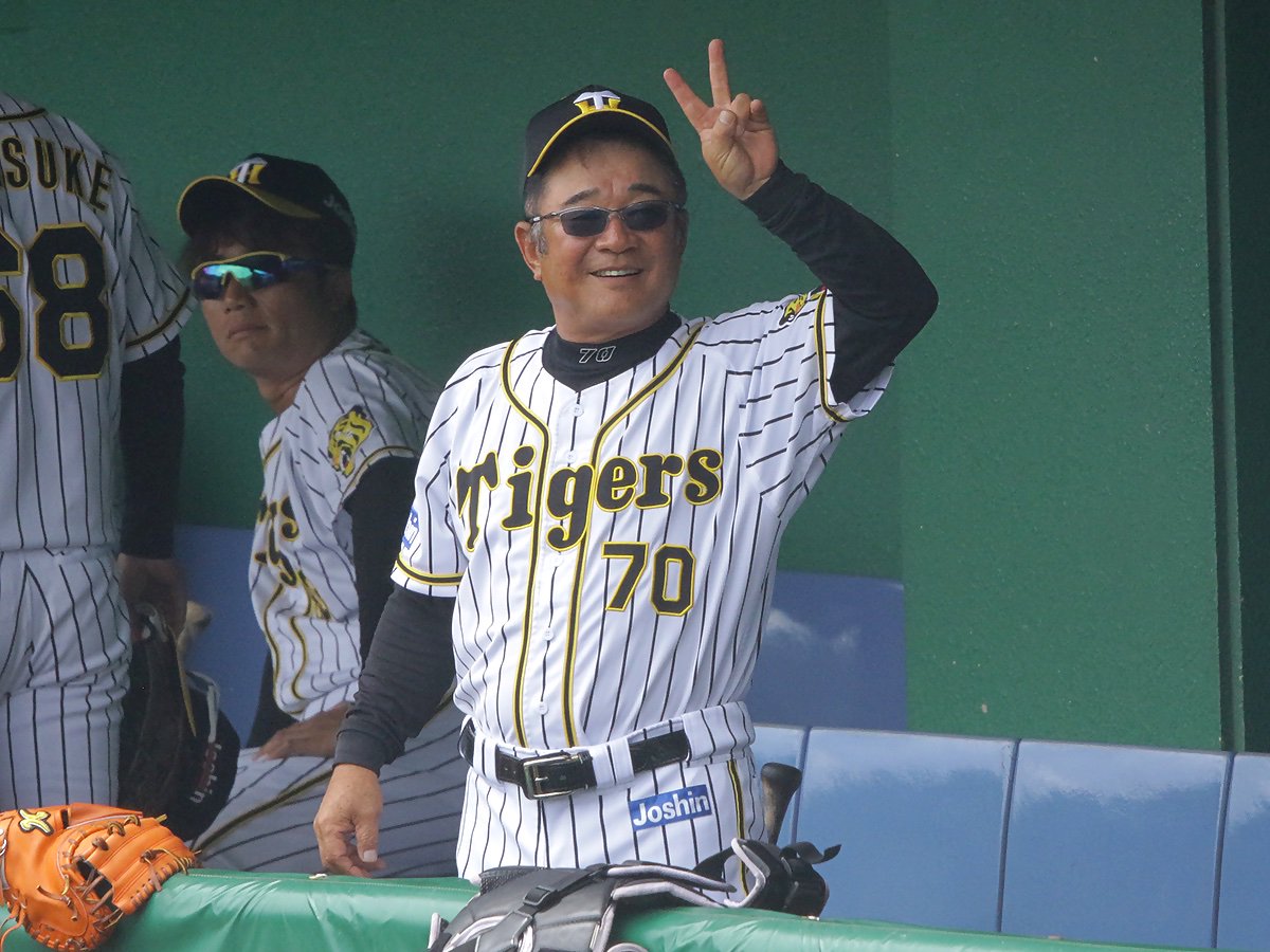 もすこぃ On Twitter 高代コーチかわいすぎ 8 17 パールスタジアム Https T Co Erwuwrnu8k Twitter