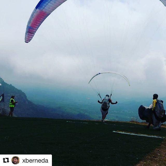 parashop_es's tweet photo. #Repost @xberneda ・・・
Un dia amb amics a #tarragona #777gliders #qlight #alaire #alioth #parapent #paragliding #mordor #boira https://t.co/AUgh7Sgqrr