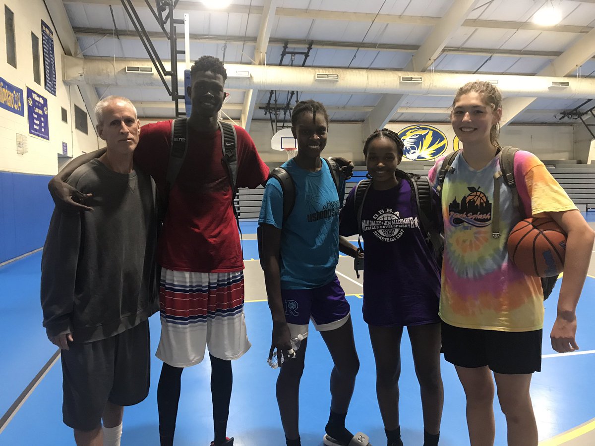 ushoops's tweet photo. #AfterHoursClub
Maddie @nat_strose even at 5’9” you will look short hanging around with this crew. But that has no influence on whether you can lead
@LManyang @tabbie777 @paige_morton_ @PrincetonWBB
@PBRhoops @uncwbb @DukeWBB @bc_wbb @WakeWBB @ASGR1995 @NYGHoops @GthingBBall https://t.co/Gcj1R4KewS