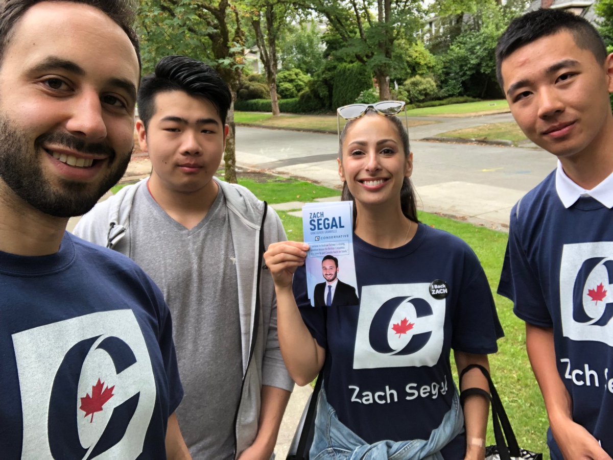 zachsegal_RES's tweet image. #TeamSegal had a busy Saturday in the neighbourhood, speaking with Vancouver Granville residents about why we need a clean slate to get the focus back on their priorities.