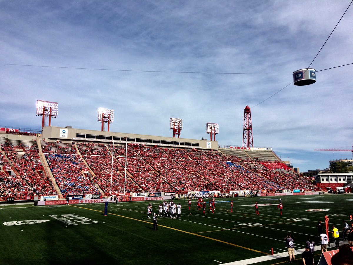 JimWellsphoto's tweet photo. Ummm I’m in unfamiliar territory @calstampeders @cfl #sidelinelife #partylikeaphotog #fantoday https://t.co/zqhRpM1yIg