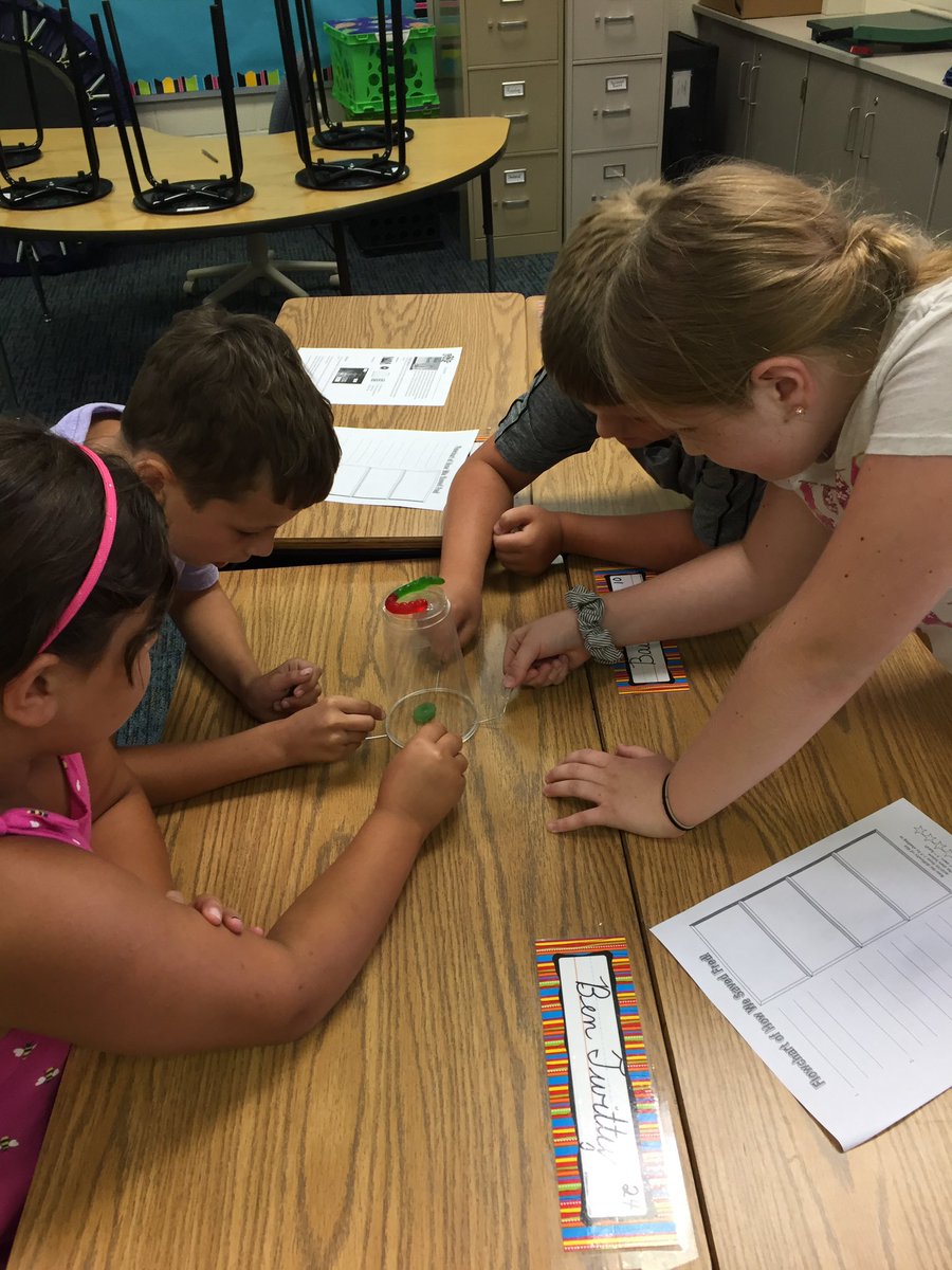 TES_fourthgrade's tweet photo. 4th graders had to help Fred the gummy worm put on his life preserver! https://t.co/gX84gqeC9s