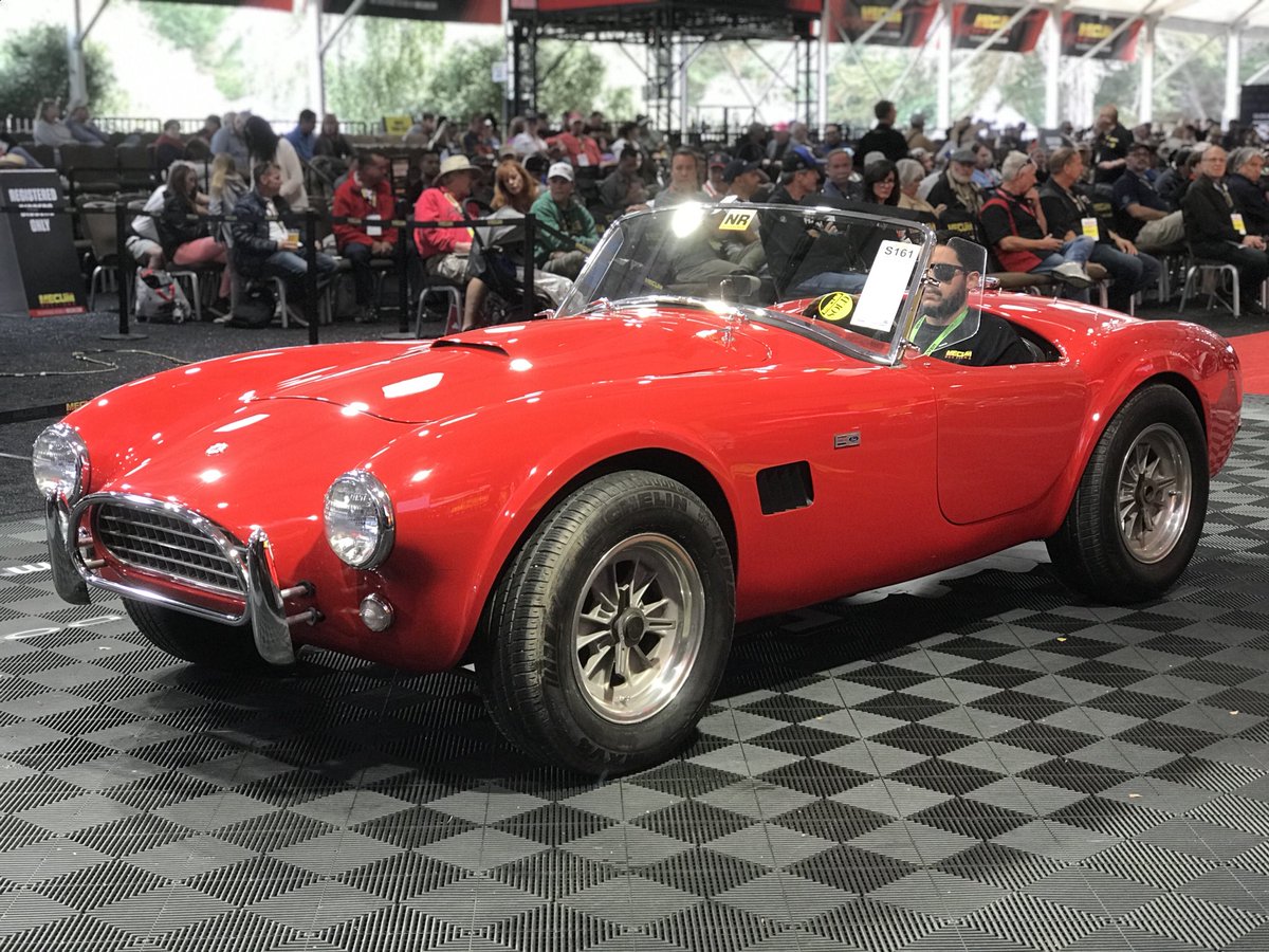 mecum's tweet photo. A top bid of $375,000 drops the hammer on this 1965 Shelby 289 Cobra Roadster.

Here are the details: https://t.co/9uJDXcXk5d

#MecumMonterey #Monterey #CarWeek19 #Mecum #MecumAuctions #WhereTheCarsAre https://t.co/WLuhvhDC0N