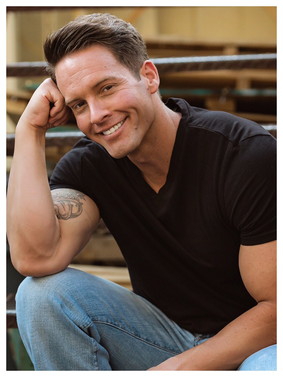 heath_cates's tweet photo. New Headshots https://t.co/vPBRvHPLUF