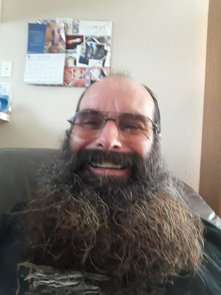Here is me smiling to my good friends on Twitter tweet and friends request me and you're tweeting I'm looking forward to seeing everybody on here join me on my Facebook