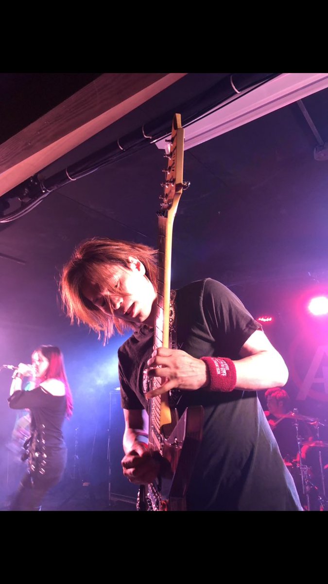 hanzo_4312's tweet photo. 昨夜 大山まきVSアステリズム 2マンライブ。ハコがソールドアウトでかなりの熱気！最後  SPゲスト飛び入りもあって最強で最高過ぎるライブでございました！ 😆楽しすぎたあ！😆またええもん観れたあ～！😆 #大山まき #アステリズム  #howlingnight #超SPゲスト #QR忘 #あれは涙やったのか!? https://t.co/odFmZtkFCb