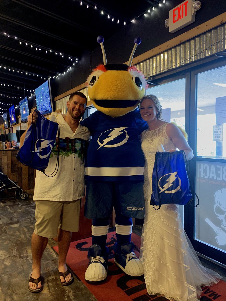 ThunderBugTBL's tweet photo. You got a wedding coming up? Be like Dana and Justin and add me to the guest list!!! >:) #PartyBug https://t.co/wn8PXdXrGM
