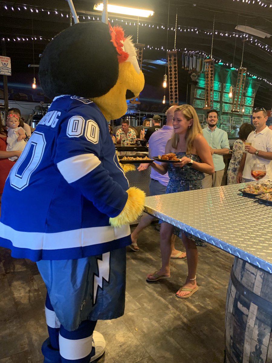 ThunderBugTBL's tweet photo. You got a wedding coming up? Be like Dana and Justin and add me to the guest list!!! >:) #PartyBug https://t.co/wn8PXdXrGM