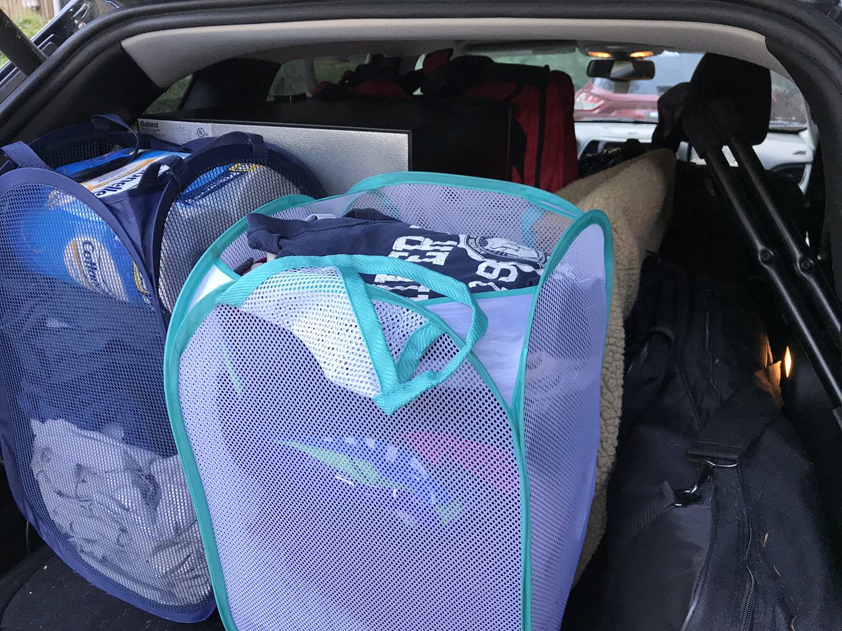 CHSmrGeorge's tweet image. RT if you’re loading vehicles to take your kid back to #college tomorrow morning and your car looks like this  👇 #collegelife #collegeproblems #parenting