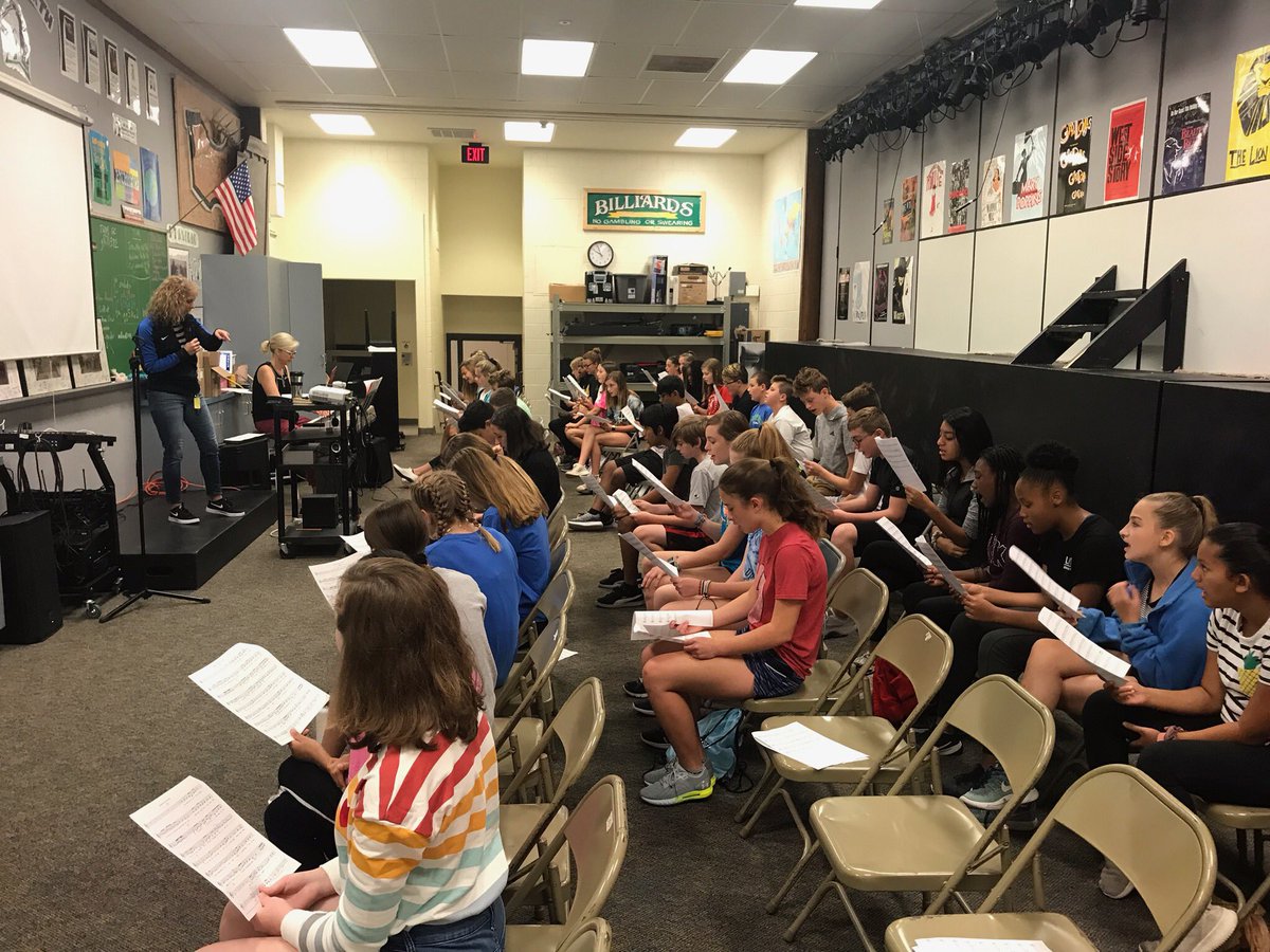 HIZIMom2013's tweet photo. Show reveal ✅
Measuring for costumes ✅
Choreography 101 with Hannah Brown ✅
AMAZING session with Cheri Helmer-Riensche ✅
Parent Meeting ✅
Bring on Show Choir Season 2019-2020–Here come the Mustangs! https://t.co/WmnXSJRj4D