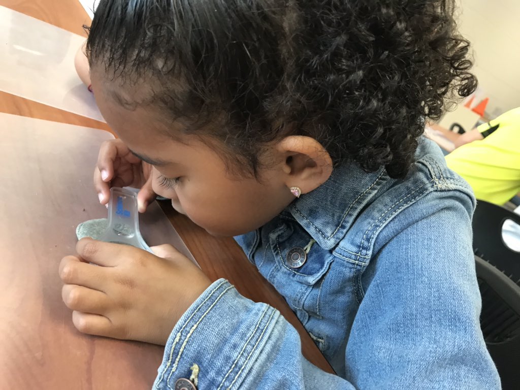 JenniferAGates's tweet photo. @MtnViewES #kindergarten discovers #STEM #scientifictools #livingnonliving #observations #comparecontrast #everystudenteveryday #LoveToSTEMHere @ReneeGarriss @BeckyHintz @vickiekogan @Amusto12 https://t.co/MVyfwHimIy