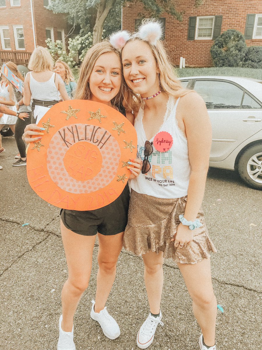 MizzouSigmaK's tweet photo. MC 19, you are spicin’ up Sigma Kappa already, and we are so happy to have you!!! WELCOME HOME LADIES💜🌟 https://t.co/wsAjLHCy05