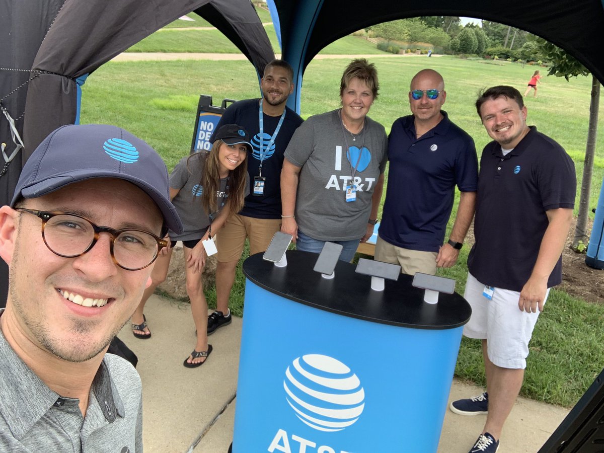 Brandon_Loc's tweet photo. Weekend fun with our #StoreOn4 at The Worlds Fair! π @kmcmk2 @Michell48280862 @ShawnMichaelATT @shawnglinski @matthew_kobel π€π‘ https://t.co/pkctqqQzKm
