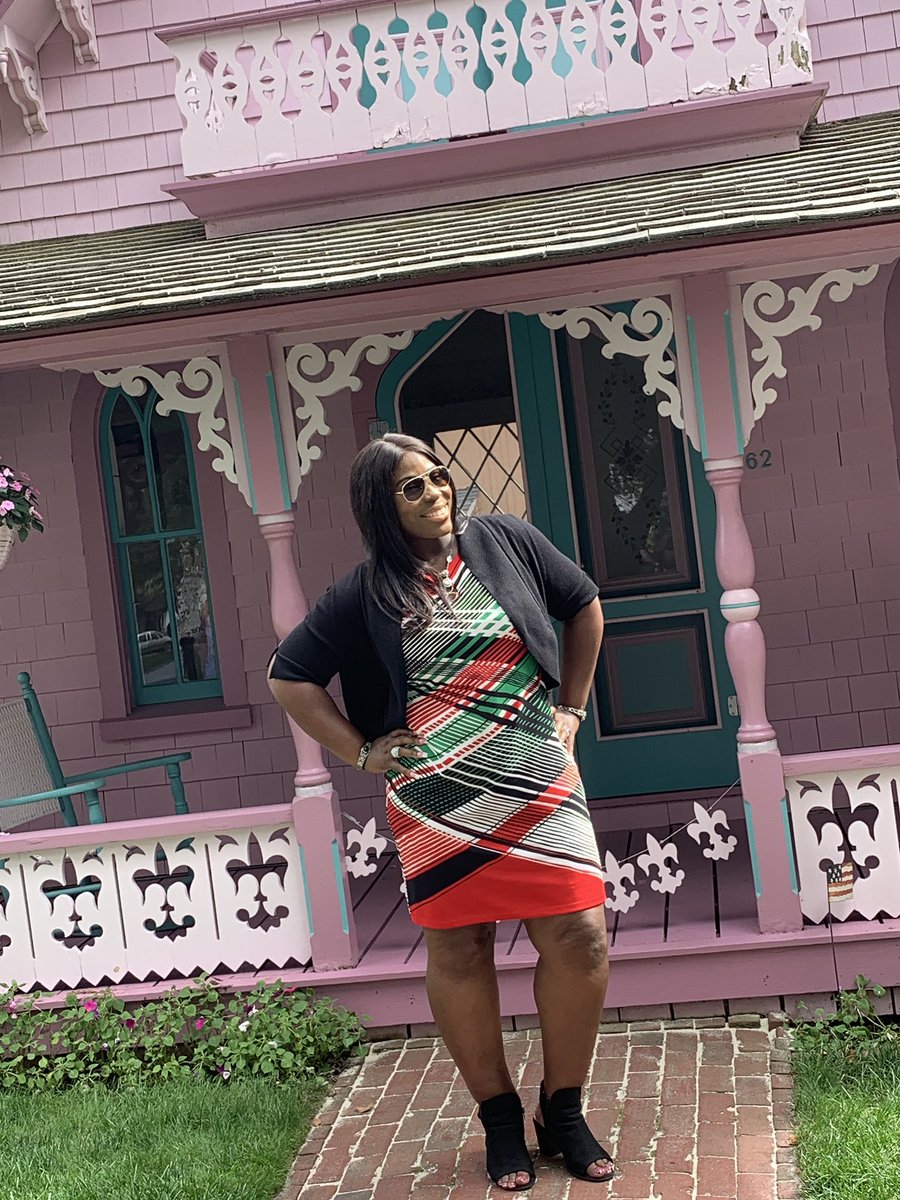 BPGibson2025's tweet photo. #HappySaturday! #MVLife #VineyardVibes 🌴🌴❤️❤️ https://t.co/FkXrPu4gqE