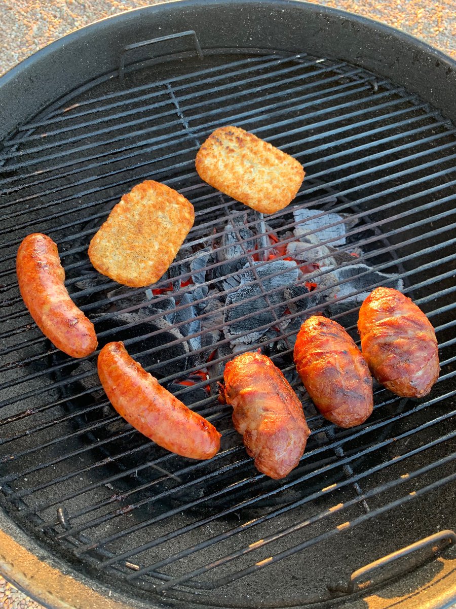 JonLuceBuilder's tweet photo. ⁦@SouthsideBBQ⁩ sausage slammers and jalapeño and cheese links on the ⁦@WeberGrills⁩ at The Llano Bunkhouse!! https://t.co/g6krGqyLZm