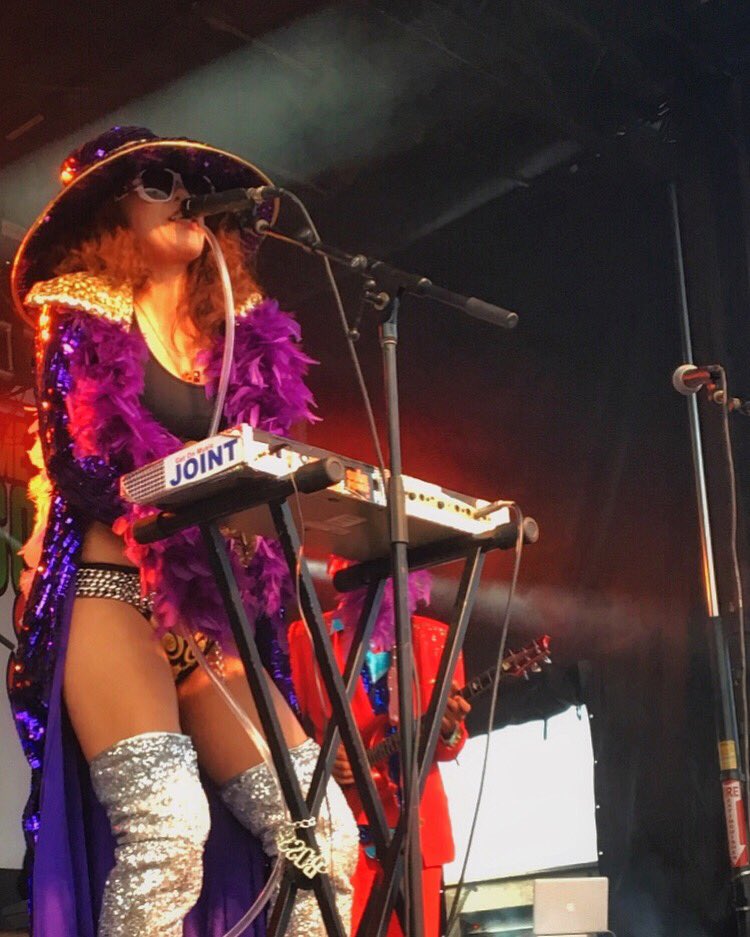 sergiomiamimuto's tweet photo. WODDYFUNK wiz P FUNK CONNECTION
" summer soul funk festival "
Live in La Plata
盛り上げましたぜ🔥
カッコよかったぜ！👌
まずは速報画像

#woddyfunk 
#summersoulfunkfestival 
#pfunkconnection
#funk 
#ファンク 
#talkbox
#トークボックス 
#queenoftalkbox 
#ノースアメリカンツアー https://t.co/gsS2ciWowv