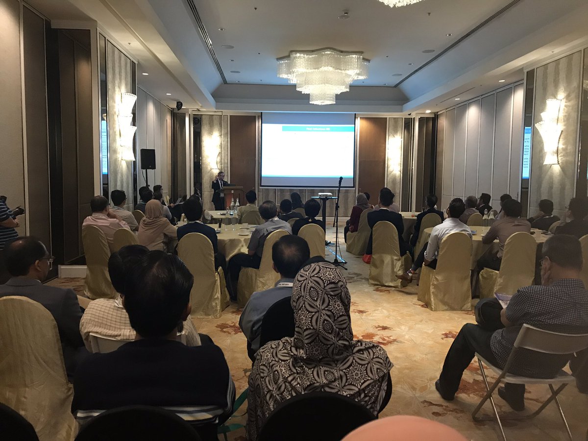 drsstan's tweet photo. Sunrise session on probiotics use for diarrhoea by @draffendi and @justntweet at #GUT2019 https://t.co/MiaFgrN5Z0