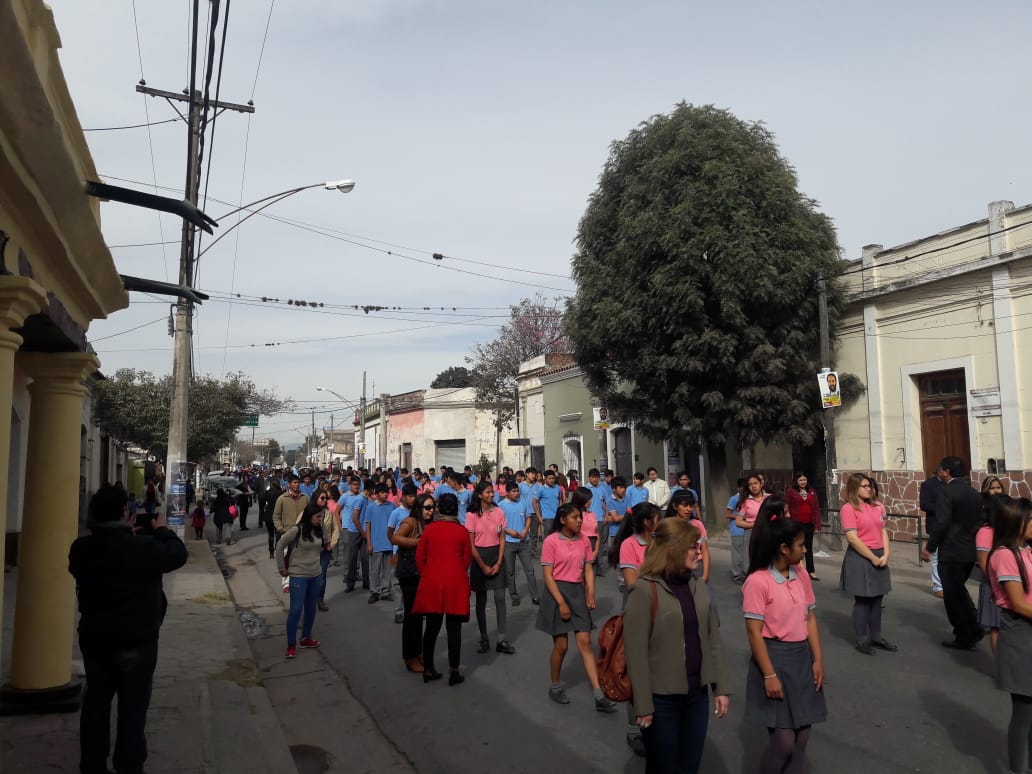 Los Centros de Actividsdes Juveniles #CAJ N° 3150 Pacto de los Cerrillos y N° 5150 de Las Palmas participaron del Acto y Desfile en la localidad de Cerrillos #CPPS  <a href="/claudioacunia/">Claudio Acuña</a> <a href="/cajteatro/">cajeducadora comunitaria N°3150</a> <a href="/cajcerrillos/">Cajcerrillos</a> <a href="/fguillesaavedra/">GUILLERMO SAAVEDRA</a> <a href="/patriciapinasco/">Patricia Pinasco</a> <a href="/aniberruezo/">analia berruezo</a> <a href="/UrtubeyJM/">Juan Manuel Urtubey</a> @NoeliaAlcal3