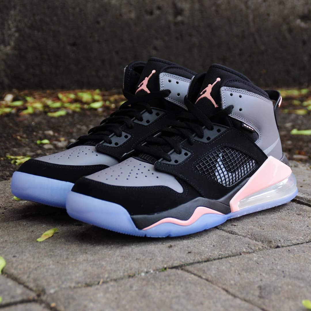 jordan mars 270 black grey pink