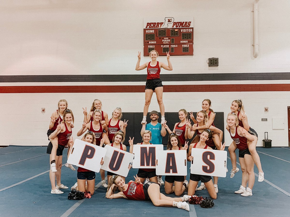 PerryPomCheer's tweet photo. That’s a wrap ✌🏼🐾🖤 https://t.co/z5NCf0ifct