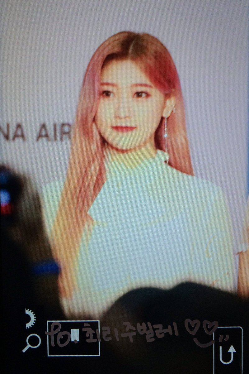Choerry_Jubiles's tweet photo. 190817 RedCarpet Preview
의상 진짜 너무 예쁘네... https://t.co/op9DRHqR2U