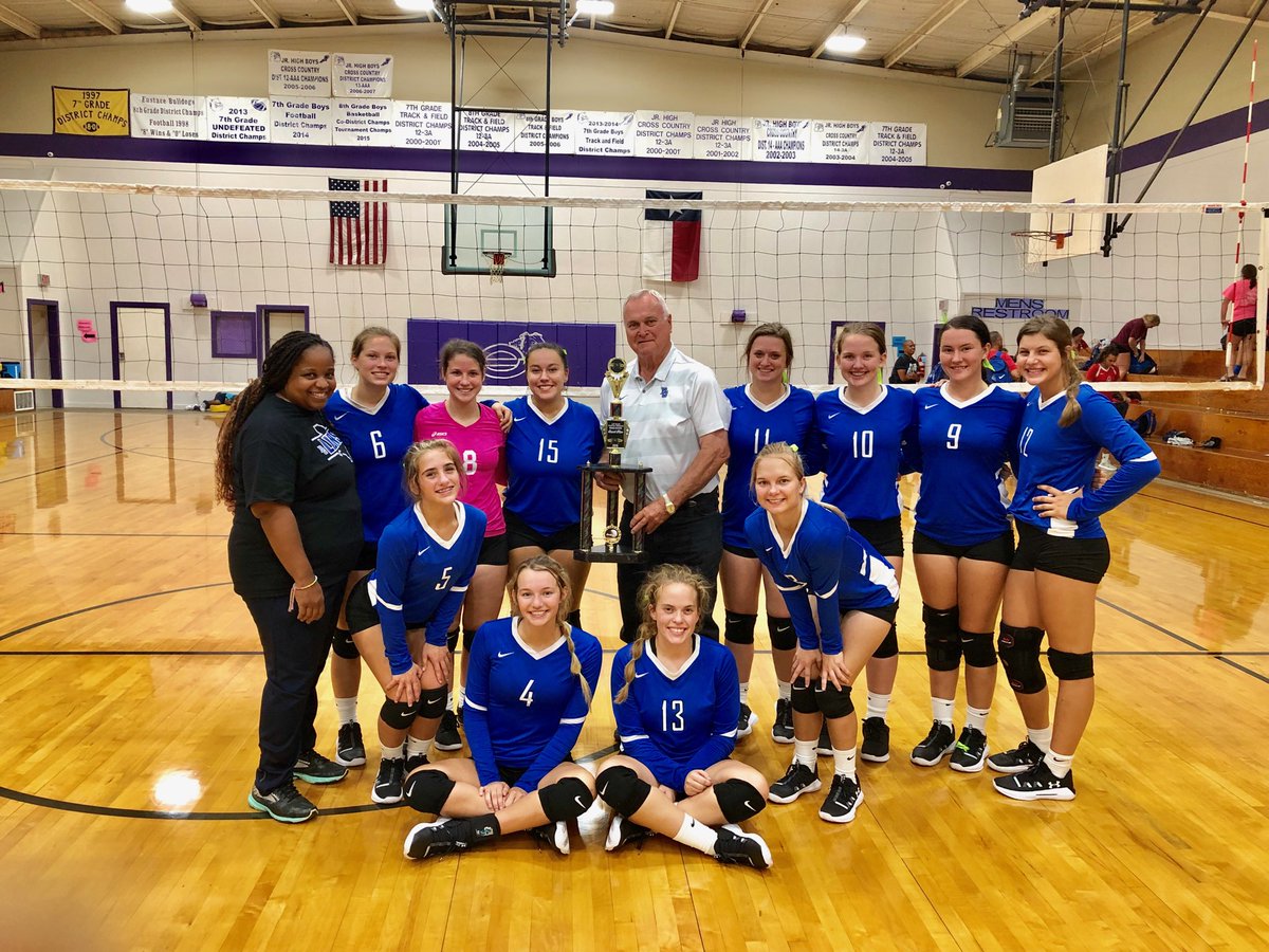 VolleyballGrove's tweet photo. Thanks you Mr. Bell for all your support#lionnation#
#thebestisyettocome# https://t.co/2ShksxJCvy
