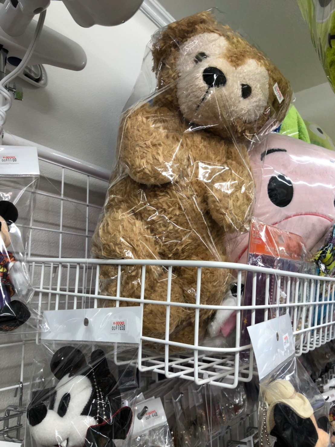 K Books 芸能館 シェリーメイ と ジェラトーニ のぬいぐるみが入荷です サイズ感は写真をご覧ください 店頭には勿論 ダッフィー もいますよ ぜひ当店まで揃ってお迎えに来てください Kbooks 池袋 映画 シネマ ムービー サンシャイン