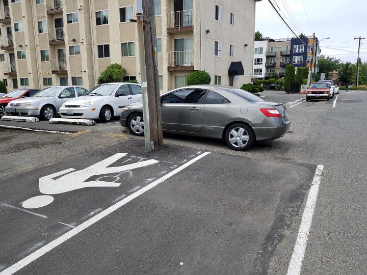 GPGreenways's tweet photo. Bigger problems here than a utility pole in the walkway... #sideblocked #badparking #Seattle https://t.co/cgaSZtf9W7