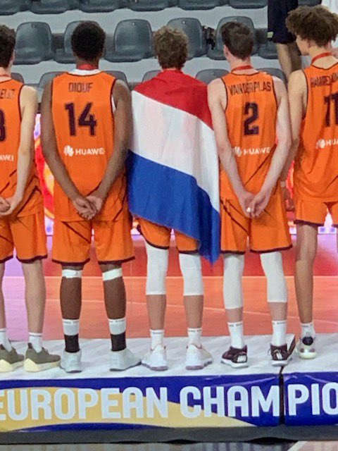 Marcel_TenBerge's tweet photo. Great run in the 16u European Championships in Podgorica, Montenegro for the Netherlands 🇳🇱 🏀National Team and #3 @Jake_TenBerge 
🥈Silver medalists!!🥈

@PhhPrep @CoachFauske @AZCoachMikeC @coachpatj
@PowerhouseHoops @GreggRosenberg1 @theShowJLVargas https://t.co/gKucC2ZvRe