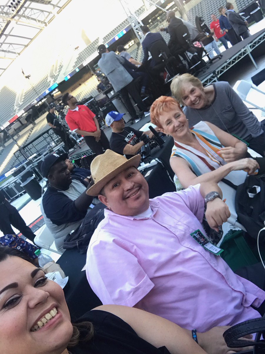 PRProSanDiego's tweet photo. Hard at work on press row, doesn’t get much nicer than #boxing al fresco at ⁦@BancStadium⁩ ⁦@trboxing⁩ ⁦@espn⁩ With ⁦@CindyRingside⁩ ⁦@StacksRingside⁩ ⁦@ringnews24⁩ #MagdalenoRivera ⁦@CommDigiNews⁩ https://t.co/smsG32nryN