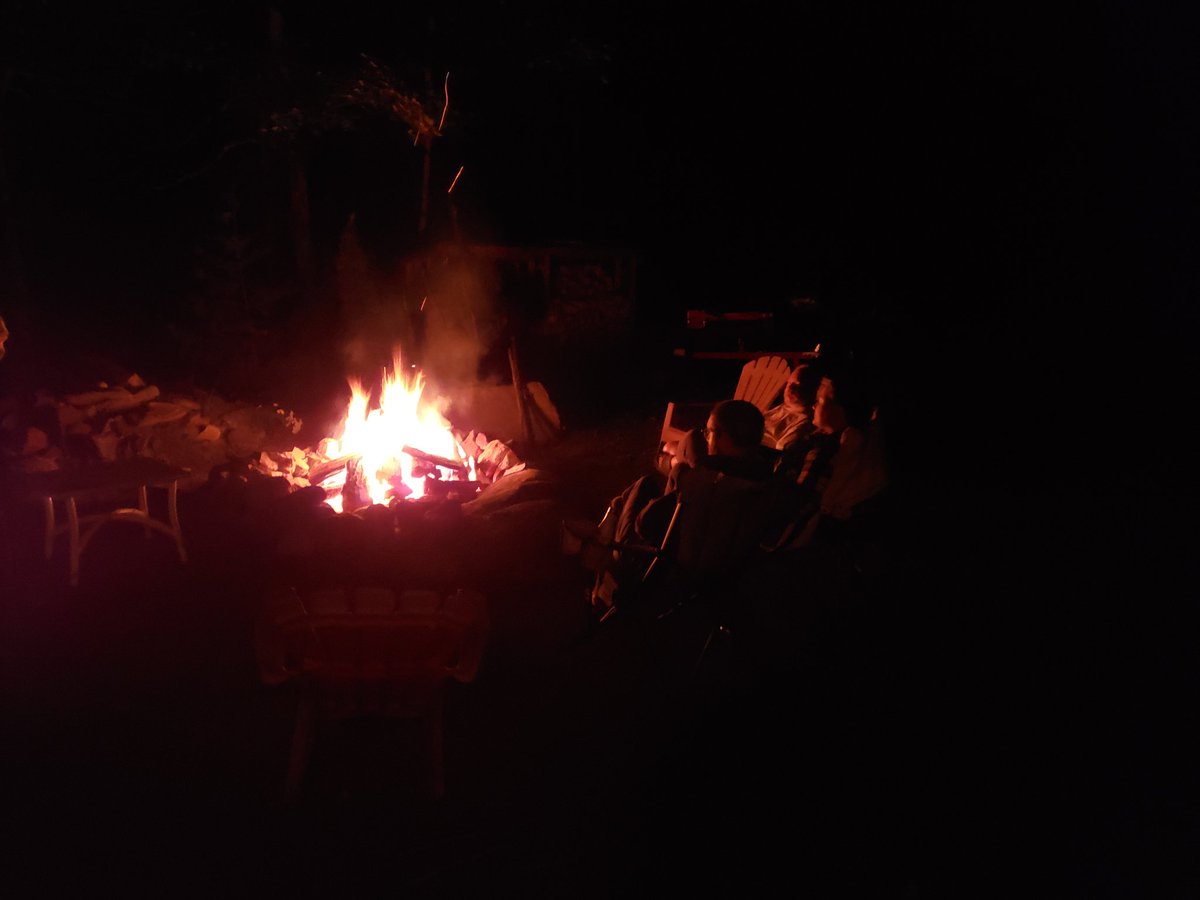 PamLoree's tweet photo. Enjoying a campfire with friends! Peyer cottage rocks https://t.co/mXd1IMctFi