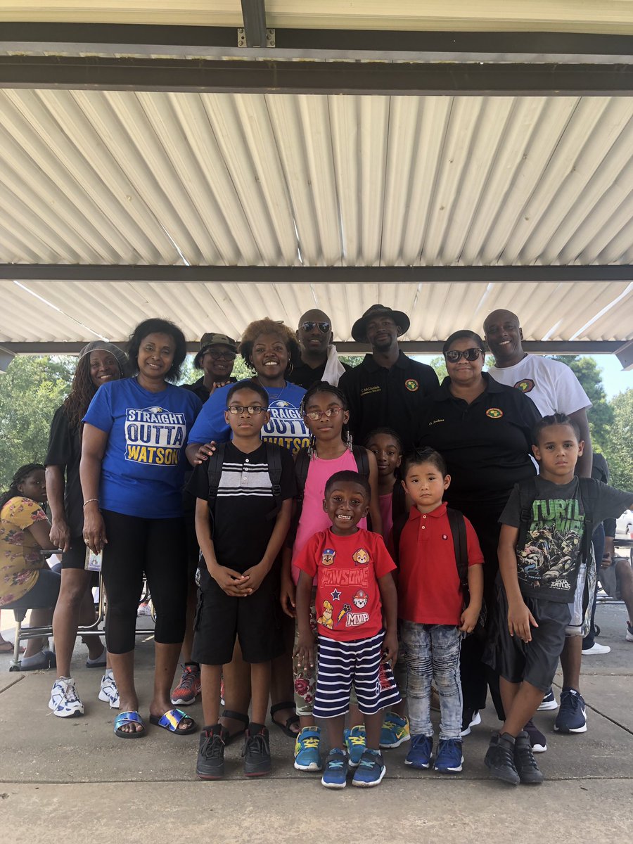 WatsonLRSD's tweet photo. Thank you Little Rock Black Police Association for hosting our Back to School Bash! @dlsmith1221 @ErickaMcCarroll #PowerofUS #WatsonWorkingasONE https://t.co/OkPBDEVEb8