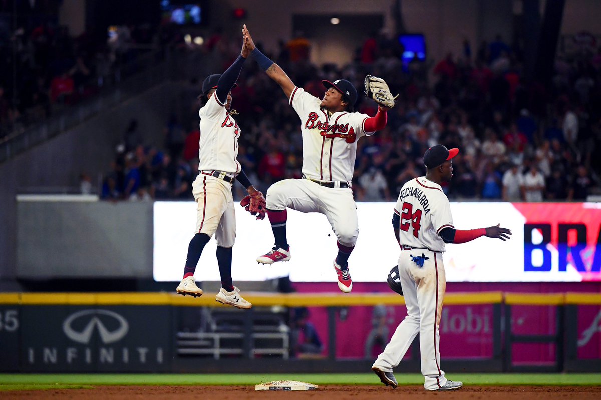 Braves's tweet photo. Never gets old. #ChopOn https://t.co/qpqb2y0jcI